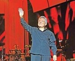 Zülfü Livaneli... "YİĞİM ASLANIM" ŞARKISINI KÜRTÇE OKUDU!