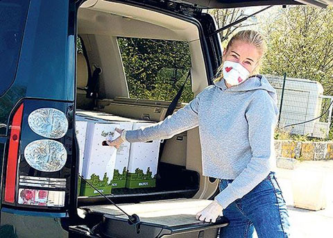 Burcu Esmersoy...RAMAZANDA İHTİYAÇ SAHİPLERİNE DESTEK!