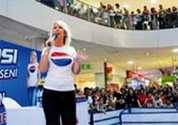 Seda Sayan şaşırttı... "BENİ ÖPÜP MİKROP BULAŞTIRMAYIN"!