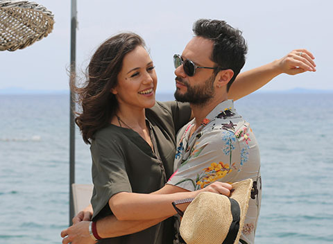 Özgün...EŞİ İLE CANLI PERFORMANS!