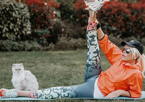 Ajda Pekkan...KARANTİNADA BİLE DİSİPLİNİ ELDEN BIRAKMIYOR!