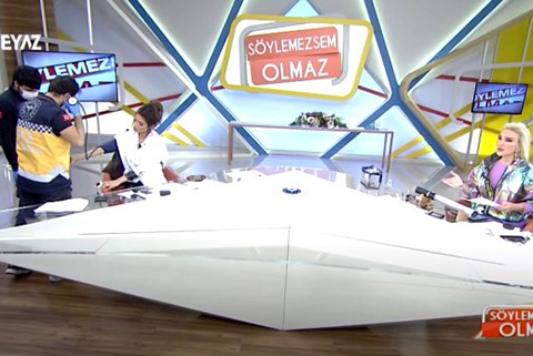 Bircan Bali... CANLI YAYINDA FENALAŞTI, HASTANEYE KALDIRILDI!