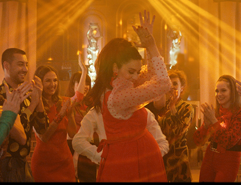 Bergüzar Korel Ergenç...KARNI BURNUNDA ÇEKTİĞİ KLİP YAYINDA!