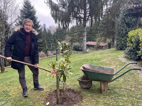 Erol Evgin... KARANTİNADA BAHÇE AŞKI!..