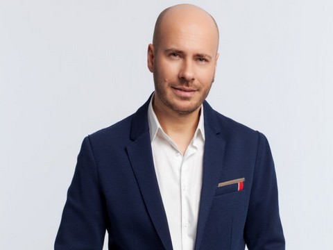 Emre Yücelen...ONLİNE SES VE BESTE YARIŞMASINA REKOR KATILIM!..