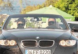 Emrah... OĞLUYLA TATİLDE!