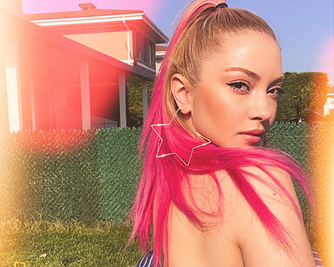 Ece Seçkin...LARİSA GACEMER'E YAPILAN SİBER ZORBALIĞA İSYAN ETTİ !