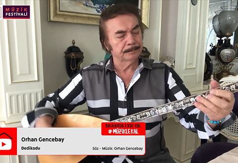 Orhan Gencebay...BİR İLK ,HEM ÇALDI HEM SÖYLEDİ!