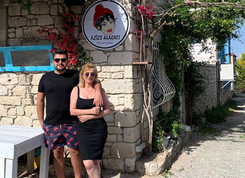 Songül Karlı... HEM ZİYARET, HEM TİCARET!