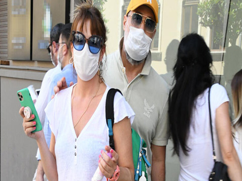 Doğa Rutkay...DEZENFEKTAN İLE DOLAŞIYOR!