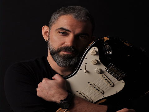 Cenk Tevet...'TARKAN' YÜZÜNDEN SOYADINI DEĞİŞTİRDİ!