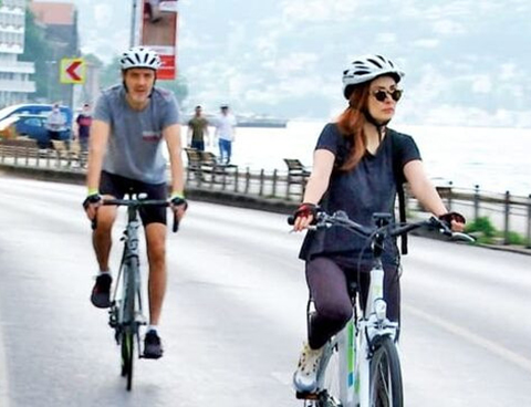 Murat Saygı - Mine Tugay... MUHABİRLERİ GÖRÜNCE TEDİRGİN OLDULAR!