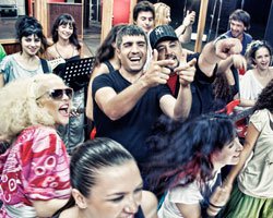 Özcan Deniz-Pamela-Fuat... KLİPLERİ İNTERNETTE TIKLANMA REKORU KIRIYOR!