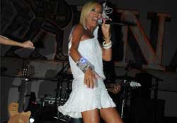 Demet Akalın... "ANNE OLMAK İSTİYORUM"!