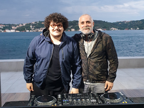 Suat Ateşdağlı...BABA_OĞUL AYNI SAHNEDE