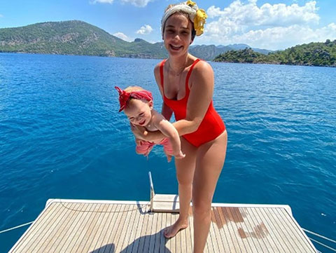 Müge Boz...KİLOLARIYLA DALGA GEÇTİ!