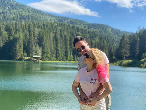 Ece Seçkin... NİŞANLISINA MEMLEKET SÜRPRİZİ!