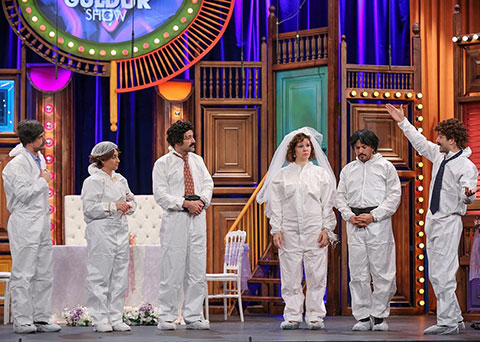 Güldür Güldür Show... BURCU VE KAZIM PANDEMİDE EVLENİRSE!