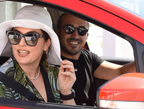 Ezgi Mola... EVLİLİK SORULARINA YÜZÜĞÜ CEVAP OLDU!