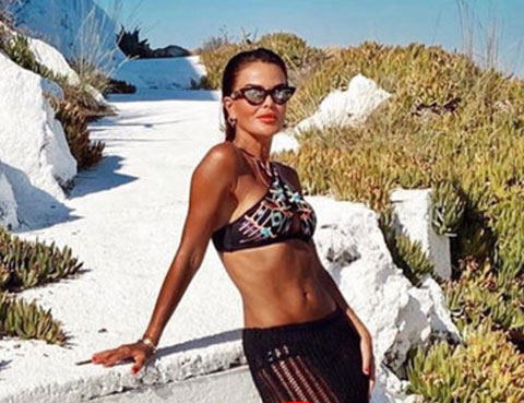 Özlem Yıldız... FOTOŞOP KAZASI!