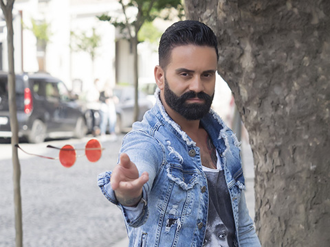 Okan Tok... SEÇİL HEPER’İN POPÇU KEŞFİ