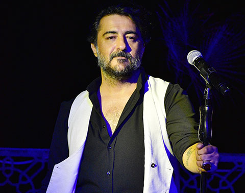 Celil Nalçakan... 'BENİM SAHNEM BAĞIMLILIK YAPAR!'