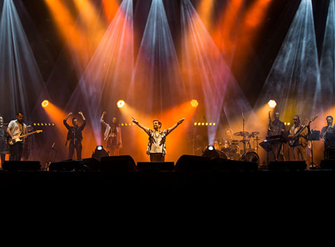 Kenan Doğulu... YENİKAPI'DA KAPALI GİŞE KASIRGA!