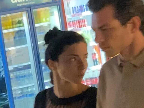 Merve Boluğur... SÜRPRİZ SEVGİLİYLE ELELE