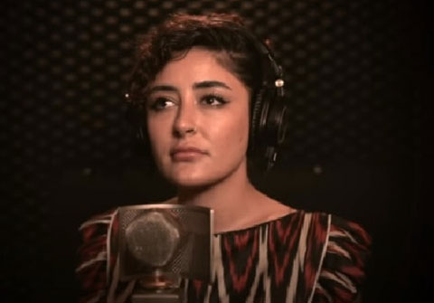 Melek Mosso... CUMARTESİ ANNELERİ İÇİN SÖYLEDİ!