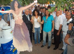 Nez-Şafak Sönmez? BOZA FESTİVALİNDE BOZA İÇTİLER!..