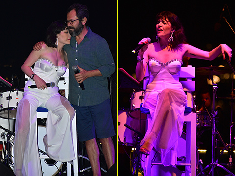 Gonca Vuslateri... İLK SAHNESİNDE ÜNLÜLER YALNIZ BIRAKMADI!