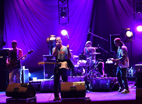 AÇILIŞI ''MİNİK DUMAN'' YAPTI!