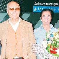 Memduh Ün... YEŞİLÇAM'IN SIRLARINI YAZDI!