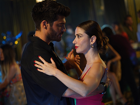 Bay Yanlış... EZGİ VE ÖZGÜR'ÜN TANGO İLE İMTİHANI!