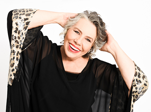 Işıl Yücesoy...“ŞARKI SÖYLEMEK LAZIM” DİYOR