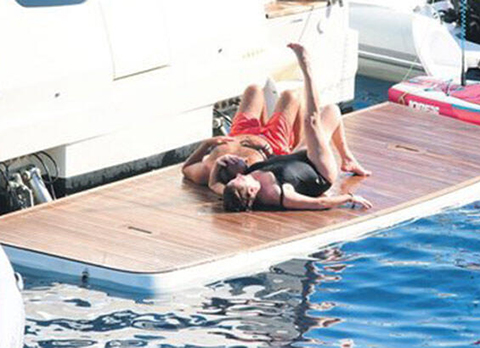 Deniz Seki... TATİLE VE AŞKA TAM GAZ DEVAM!