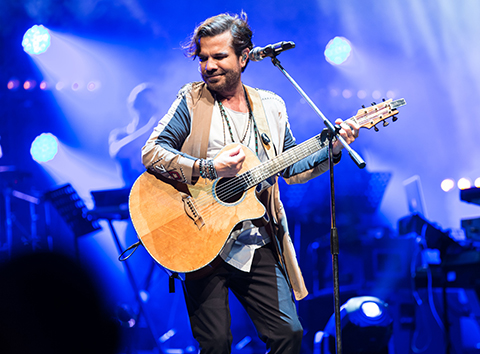 Kenan Doğulu... BU YAZIN İLK HARBİYE KONSERİ!