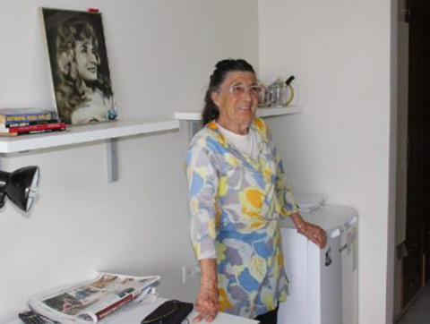 Mehtap Anıl... 'KEMİKKIRAN KADRİYE' HAYATINI KAYBETTİ!