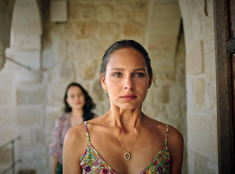 Maria ile Mustafa... MARİA ÜLKESİNE DÖNMEYE HAZIRLANIYOR!