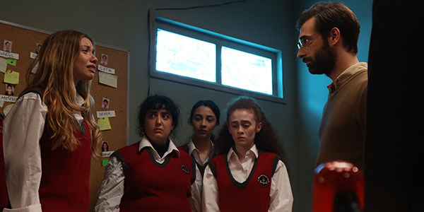 Öğretmen...AKİF ÇATIŞMAYI ÖNLEYEBİLECEK Mİ?