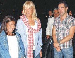 Ajda Pekkan... FUNCLUP ÜYELERİYLE İFTAR YAPTI!