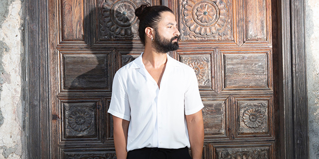 Koray Avcı.... EVDE KONSER KEYFİ!