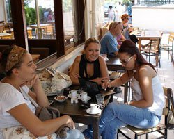 Pınar Aylin... BEBEK'TE ÇOCUK GEZDİRENLERE SERT ÇIKTI!