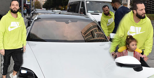 Berkay...ONUN ARABASI VAR!