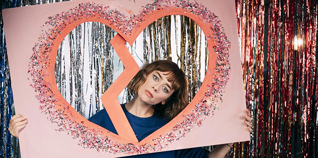 Demet Evgar...MÜZİK PİYASASINA İDDİALI GİRİŞ!