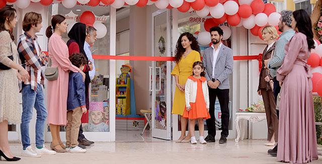 Benim Adım Melek...AİLE AÇILIŞTA BULUŞUR!