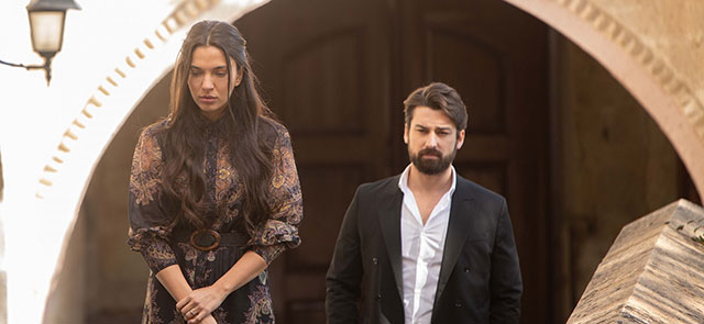 Zümrüdüanka...İKİ AİLE BÜYÜK BİR SAVAŞA GİRER!