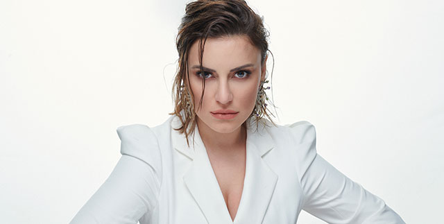 Seher Çelik...'HAYAT'I SESLENDİRİKEN SES TELLERİ GÖRÜNTÜLENDİ!