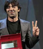 Fatih Akın... VENEDİK'TEN ELİ BOŞ DÖNMEDİ!