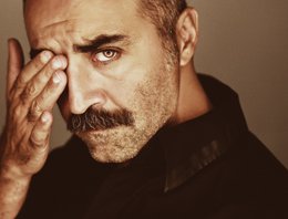 Yılmaz Erdoğan'ın rekoru... ŞİİRLERİNİ 5 MİLYON KİŞİ DİNLEDİ...